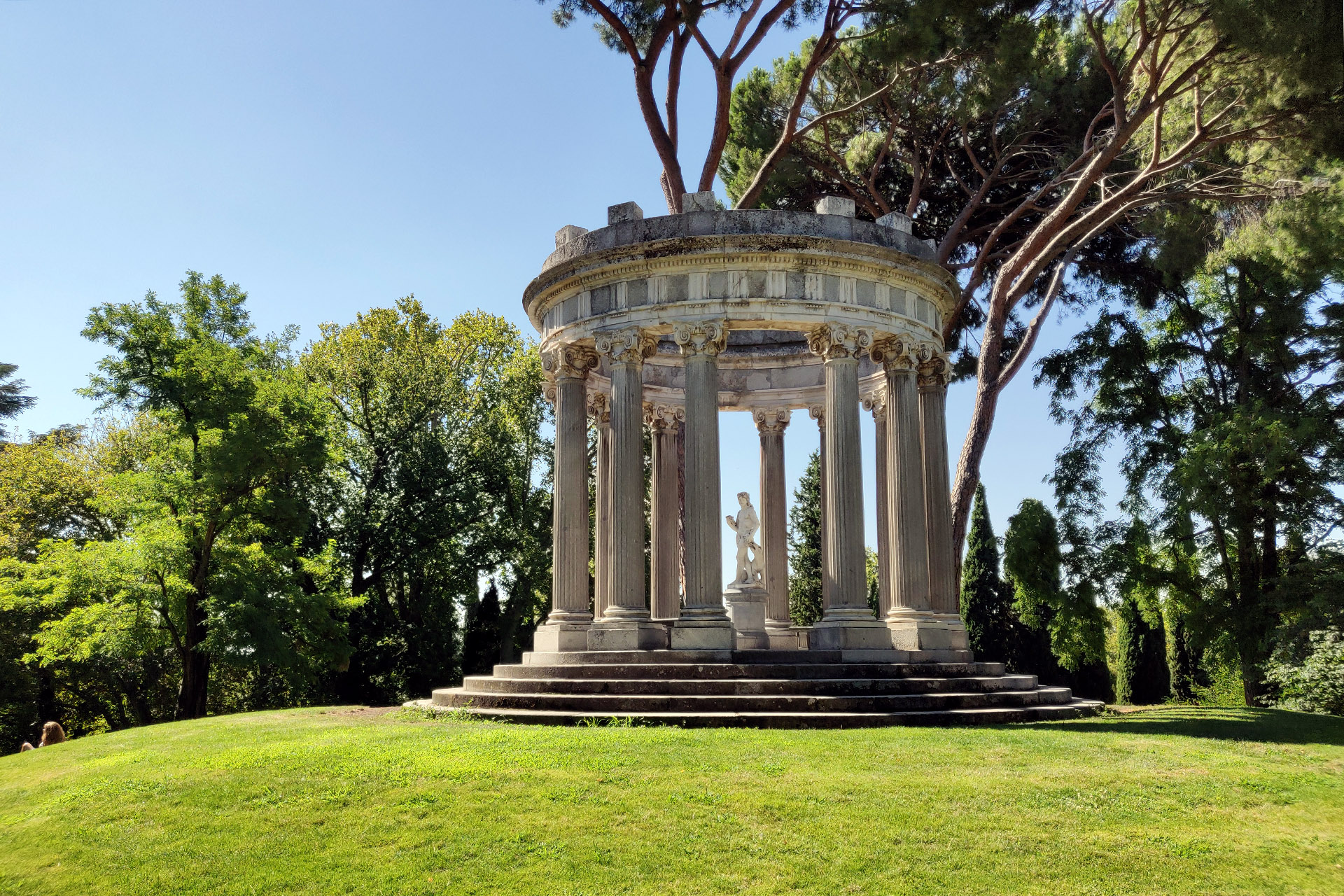 El Capricho, belleza y romanticismo en todos los sentidos 1 El Capricho