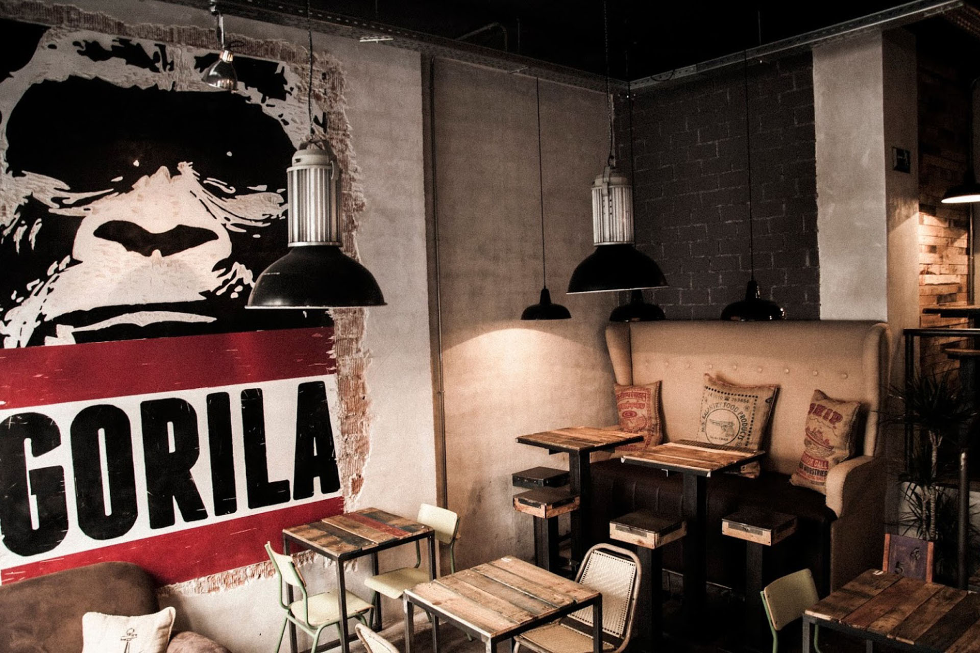 Gorila, un acogedor café en Malasaña para tomar algo a cualquier hora 1 Gorila