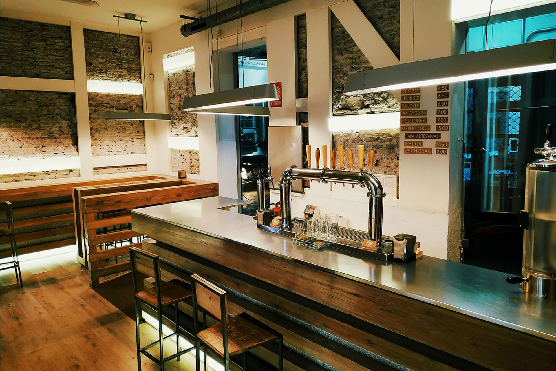 Fábrica Maravillas, cerveza artesana en pleno Malasaña 1 Fábrica Maravillas