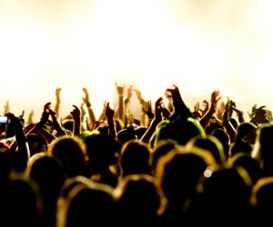 festival crowd2