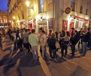 Colas puertas cines Ideal Madrid