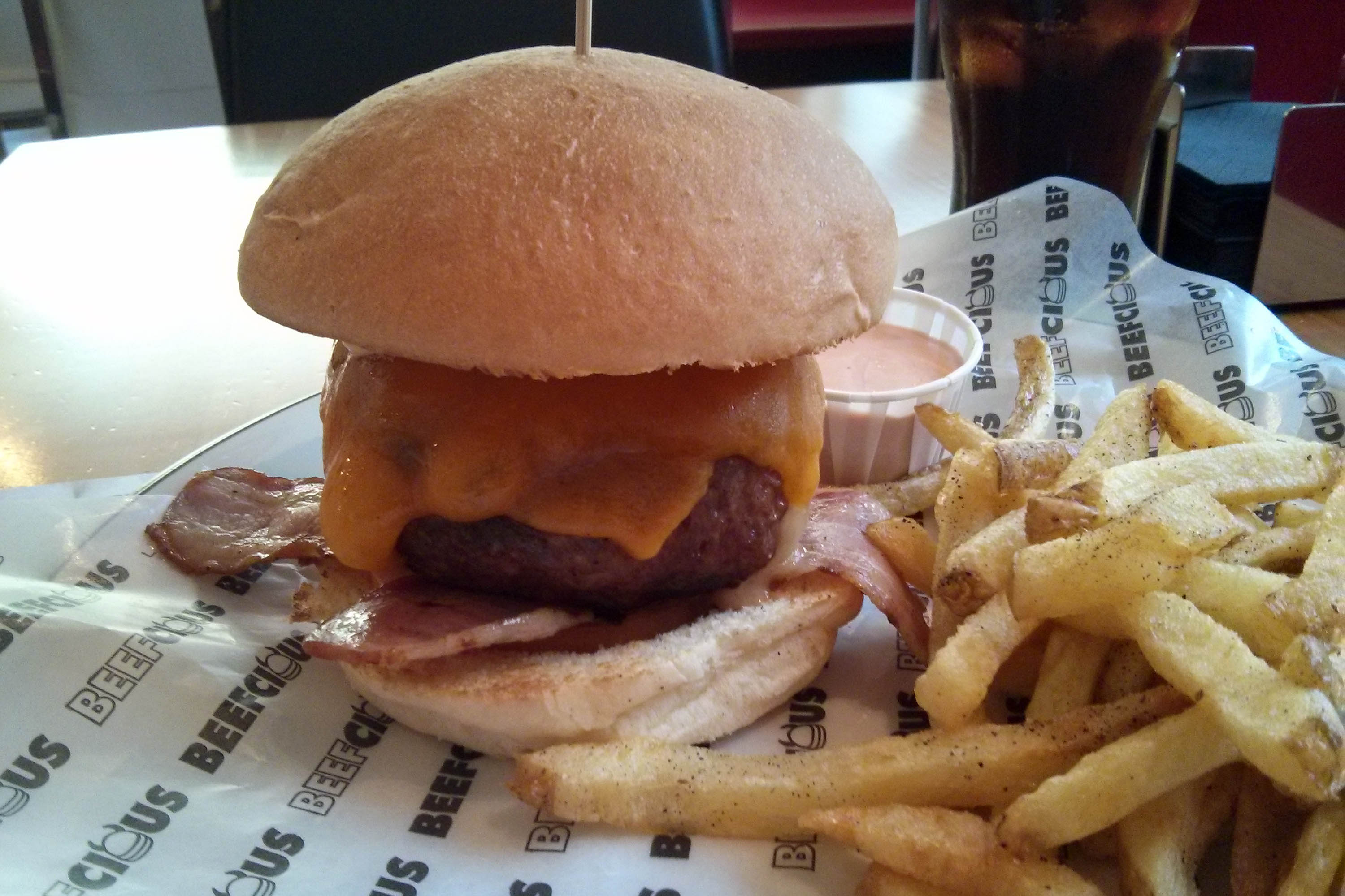 Beefcious, hamburguesas rellenas y mucho más 1 Beefcious 5