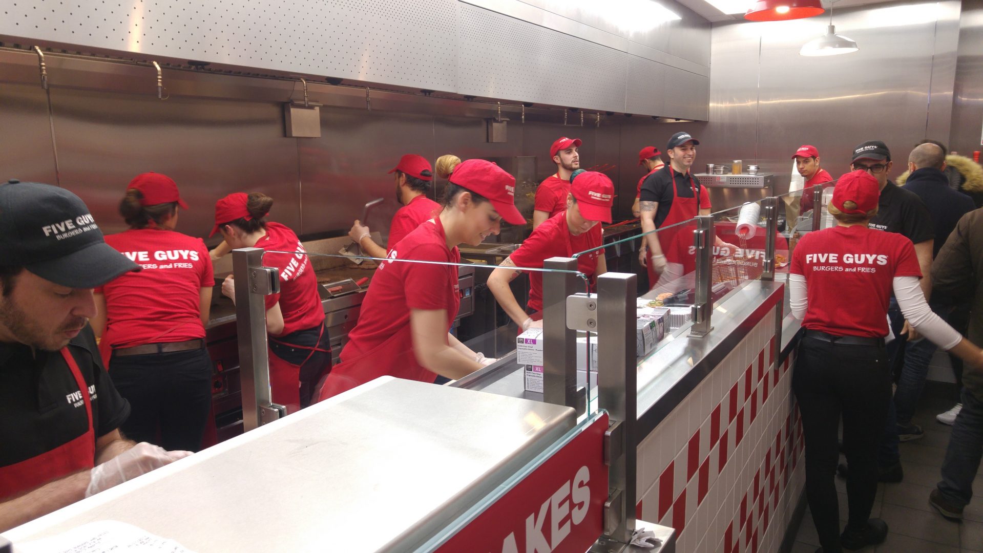 Five Guys, quizás las mejores hamburguesas fast de Madrid 2 Five Guys