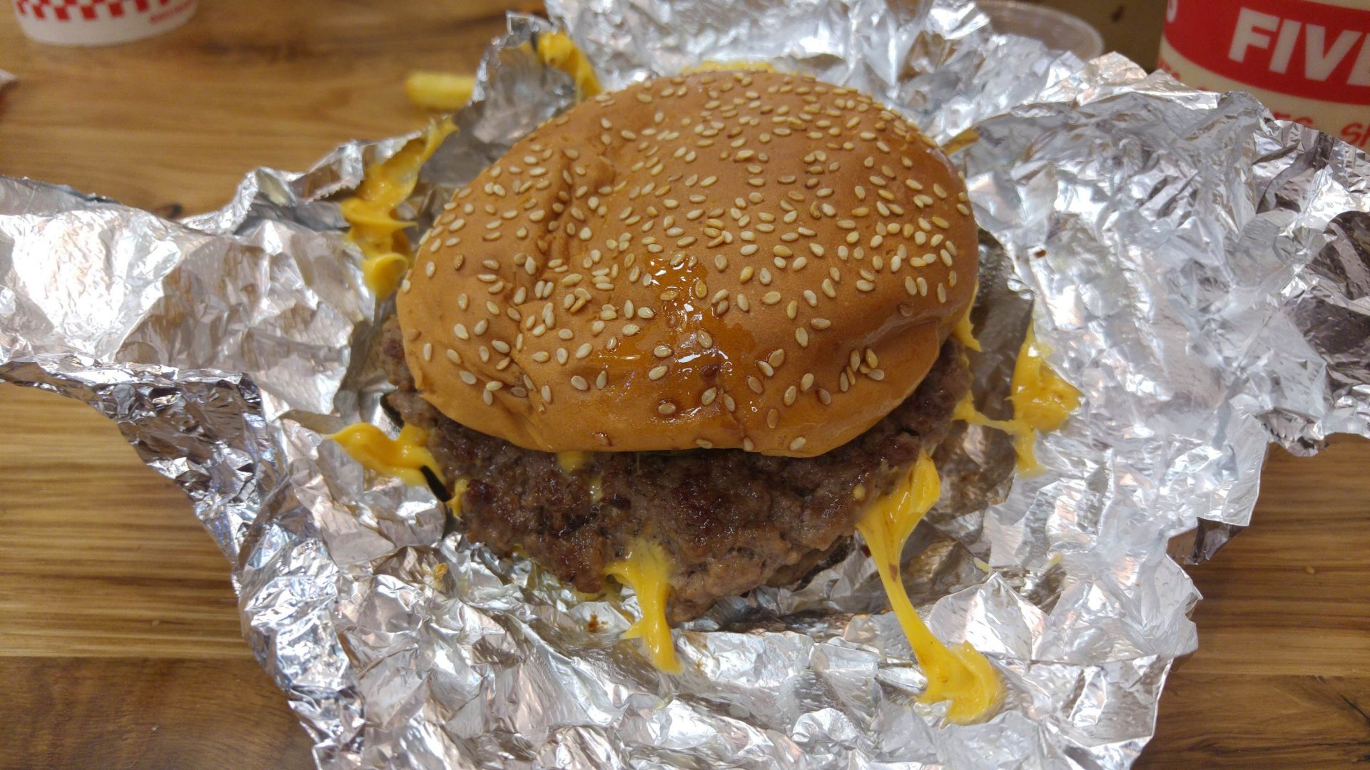 Five Guys, quizás las mejores hamburguesas fast de Madrid 1 Five Guys