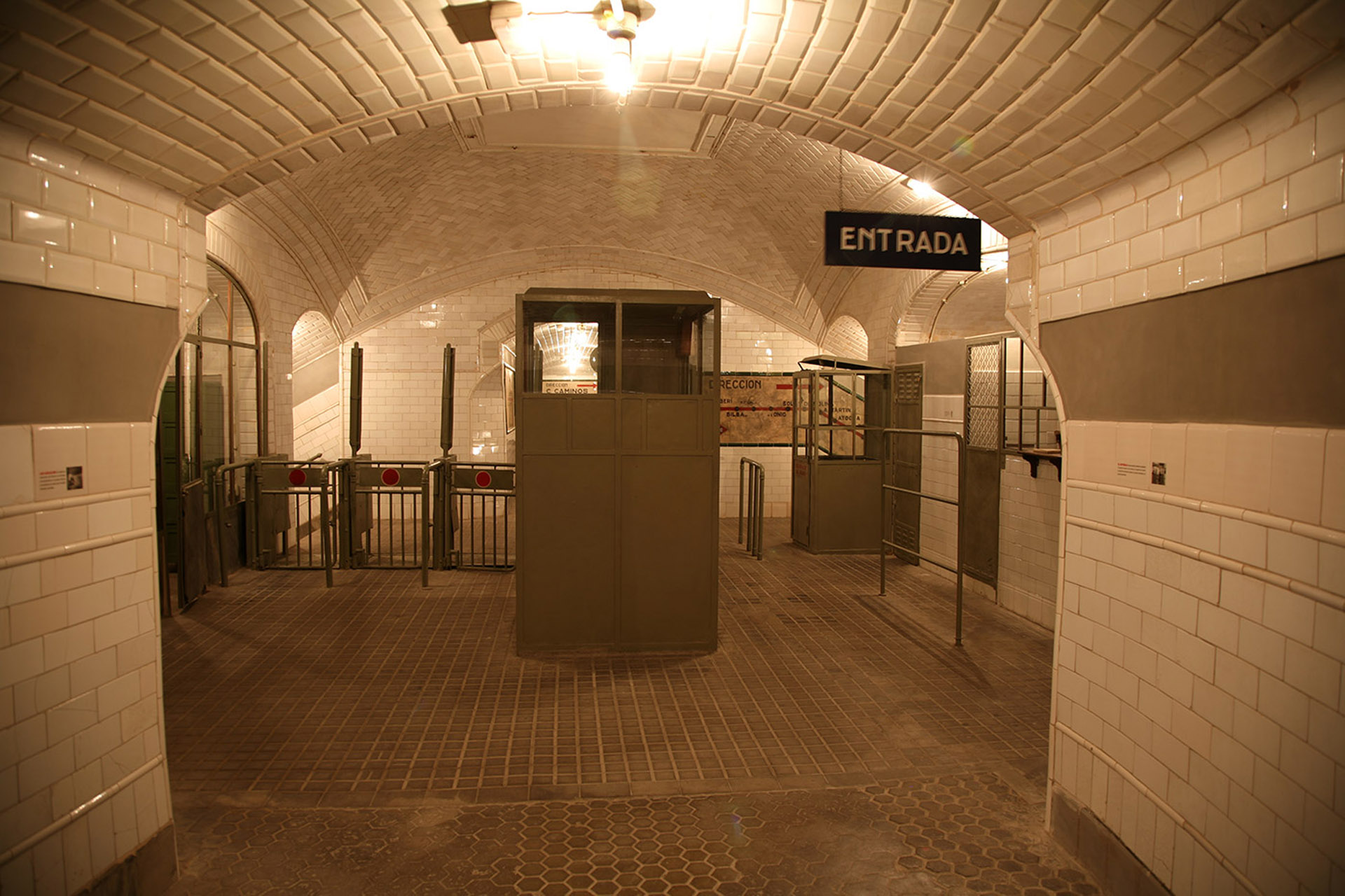 La Estación de Chamberí del Andén 0 de Metro 2 Estación fantasma de Chamberí