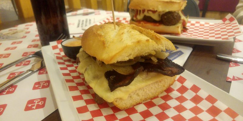 Los enormes bocadillos de La Casa Tomada 3 La Casa Tomada