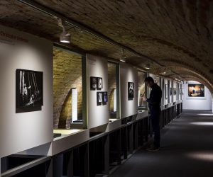 Las hojas de contacto de Magnum en la Fundación Canal