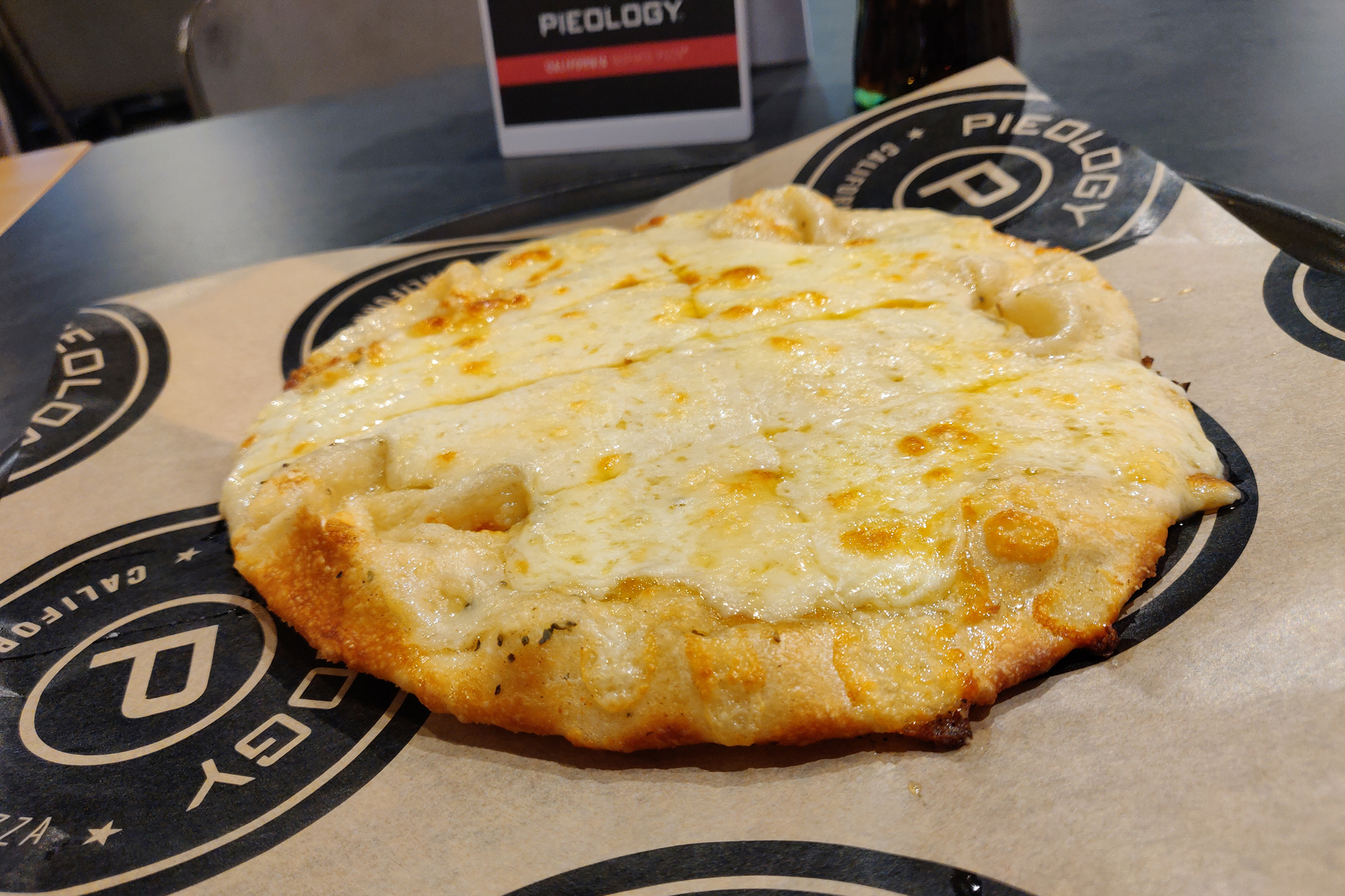 Pieology, la pizza californiana 100% personalizable 7 Pieology