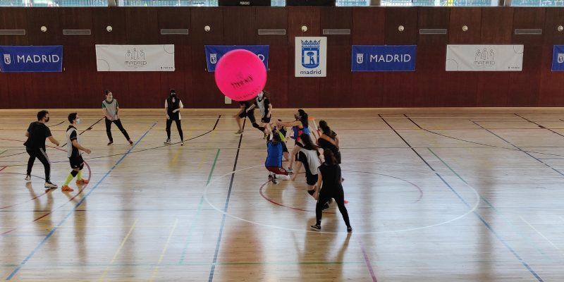 Jugar al kinball en Madrid con el B105 KIN-BALL Club 3 KIN-BALL en Madrid | Kinball en Madrid