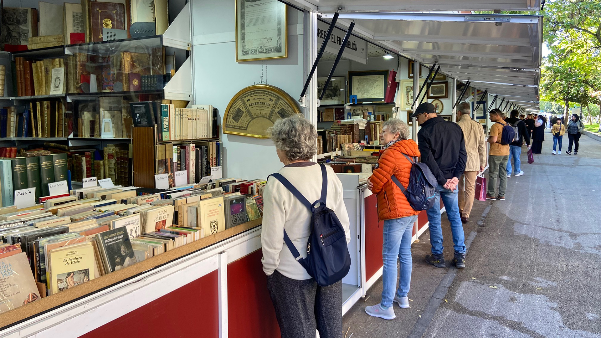 Feria de Otoño del Libro Viejo y Antiguo de Madrid en el Paseo de Recoletos 2 Feria de Otoño del Libro Viejo y Antiguo de Madrid en el Paseo de Recoletos