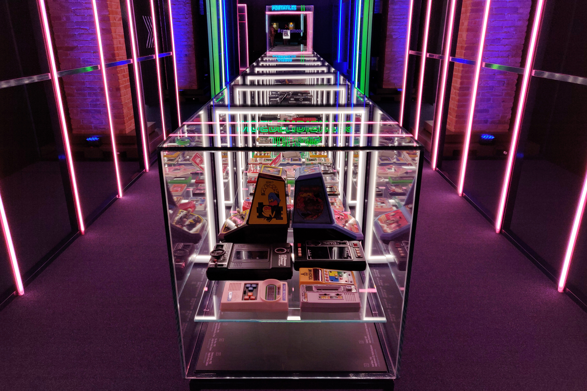 Un mundo lleno de videojuegos en la exposición Game On 8 Game On