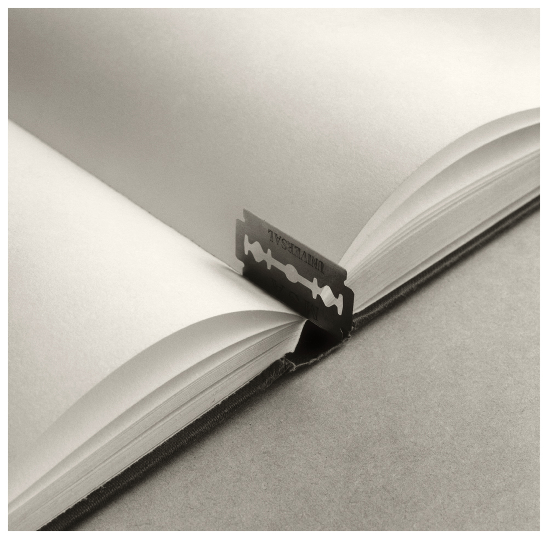 Chema Madoz nos muestra su Crueldad 1 Chema Madoz Crueldad