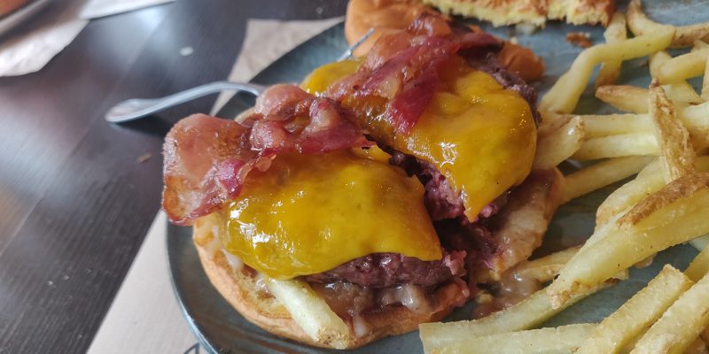 Burmet, increíbles hamburguesas y mucho más 2 Burmet