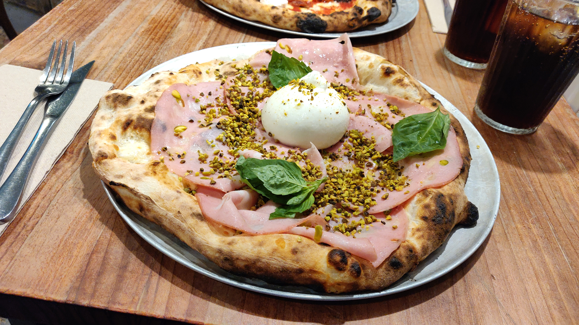 Officina 22 sigue haciendo buenísima pizza en Madrid 4 Officina 22