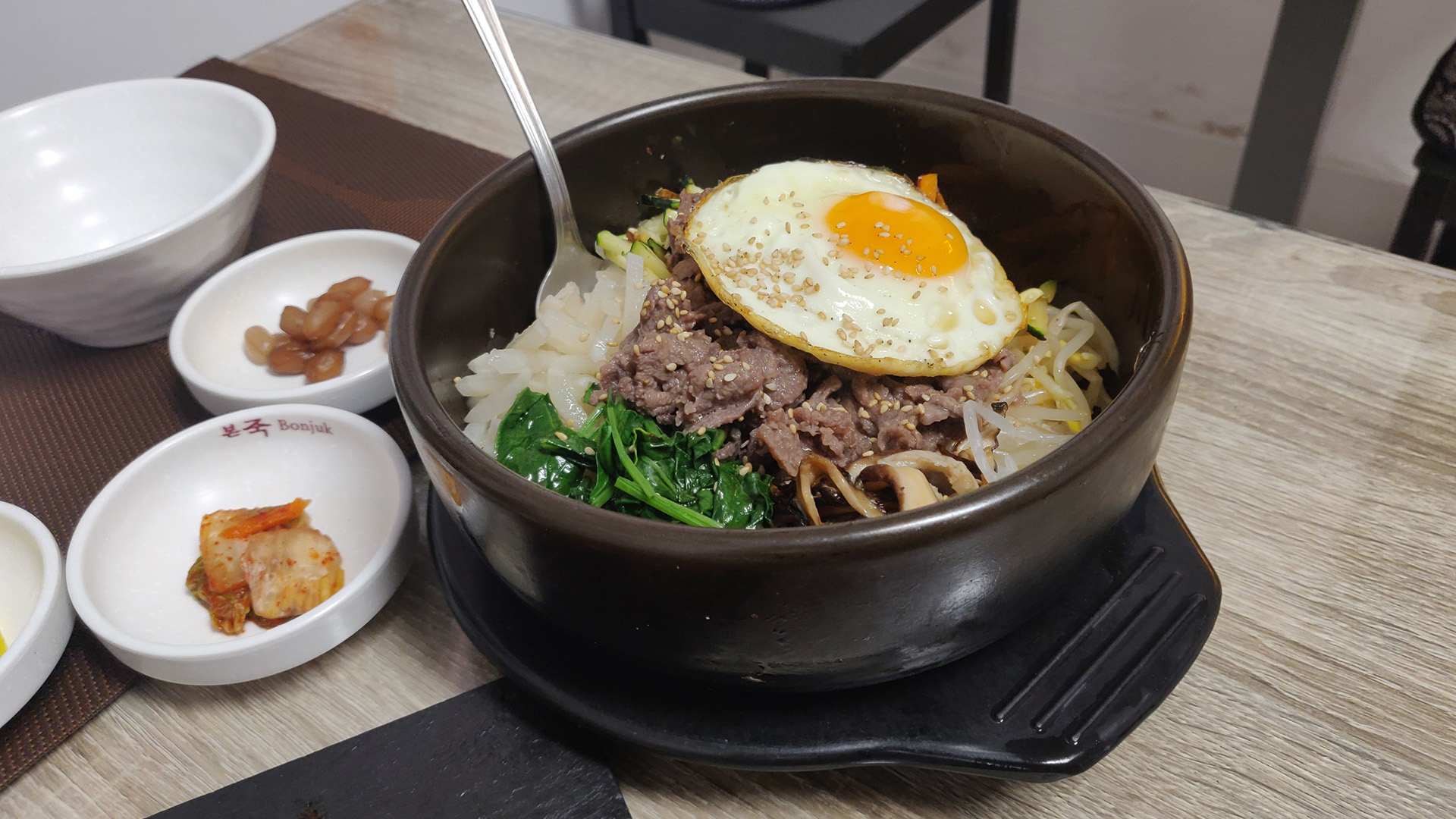 Bonjuk y bibimbap es rica comida coreana junto al Palacio de los Deportes 3 Bonjuk y bibimbap