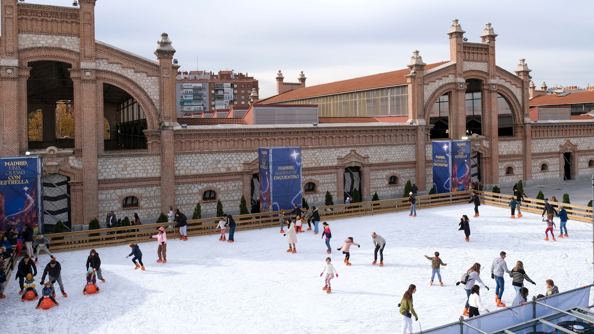 La pista de hielo del Matadero, y también la de Cibeles 1 Pista de hielo del matadero
