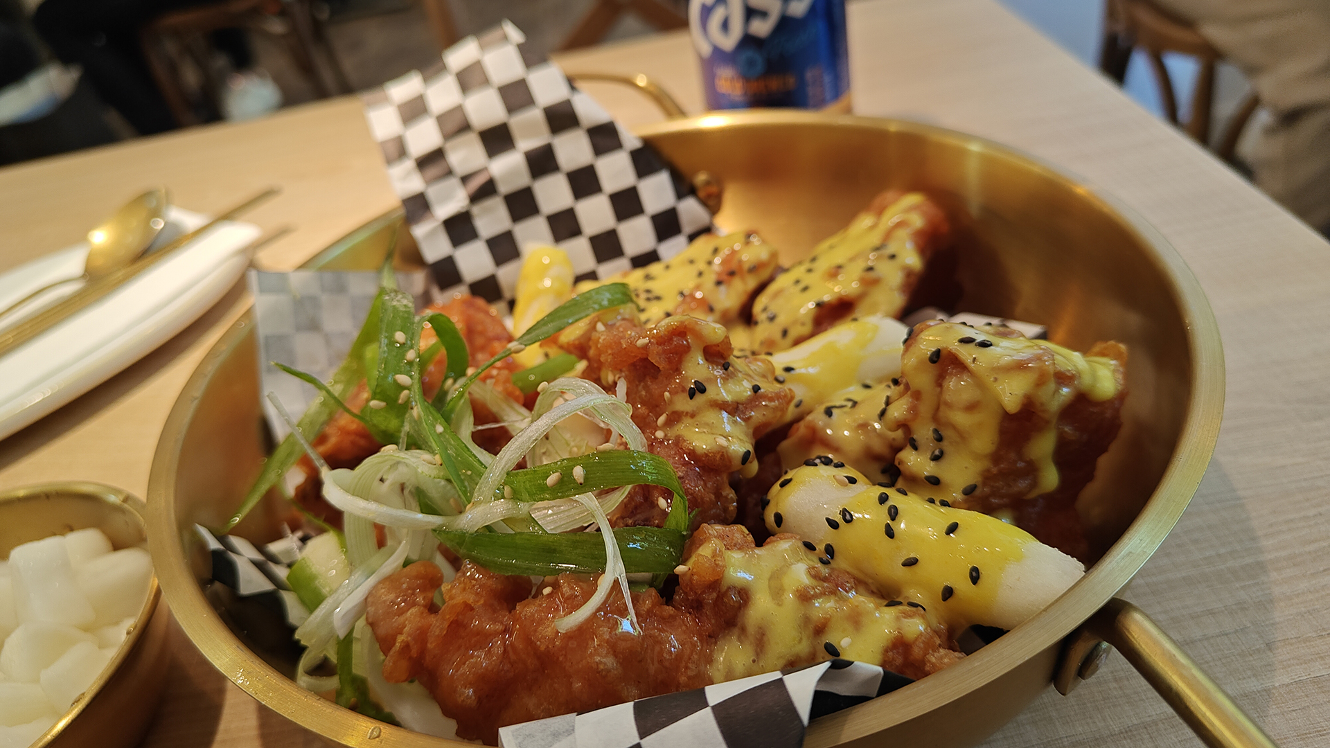 Chikinmos hace mucho más que un sabroso pollo frito coreano 4 Chikinmos pollo 2