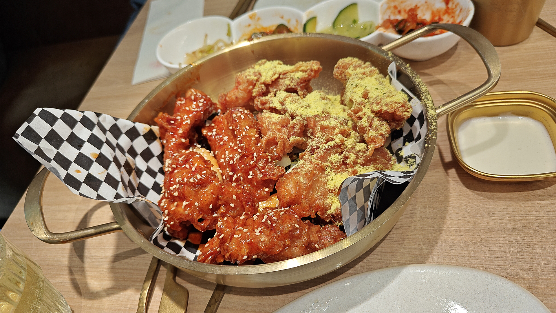 Chikinmos hace mucho más que un sabroso pollo frito coreano 2 Chikinmos pollo 3