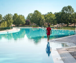 La espectacular piscina de Riosequillo reabre: de las más grandes de España y con unas vistas de la Sierra imperdibles