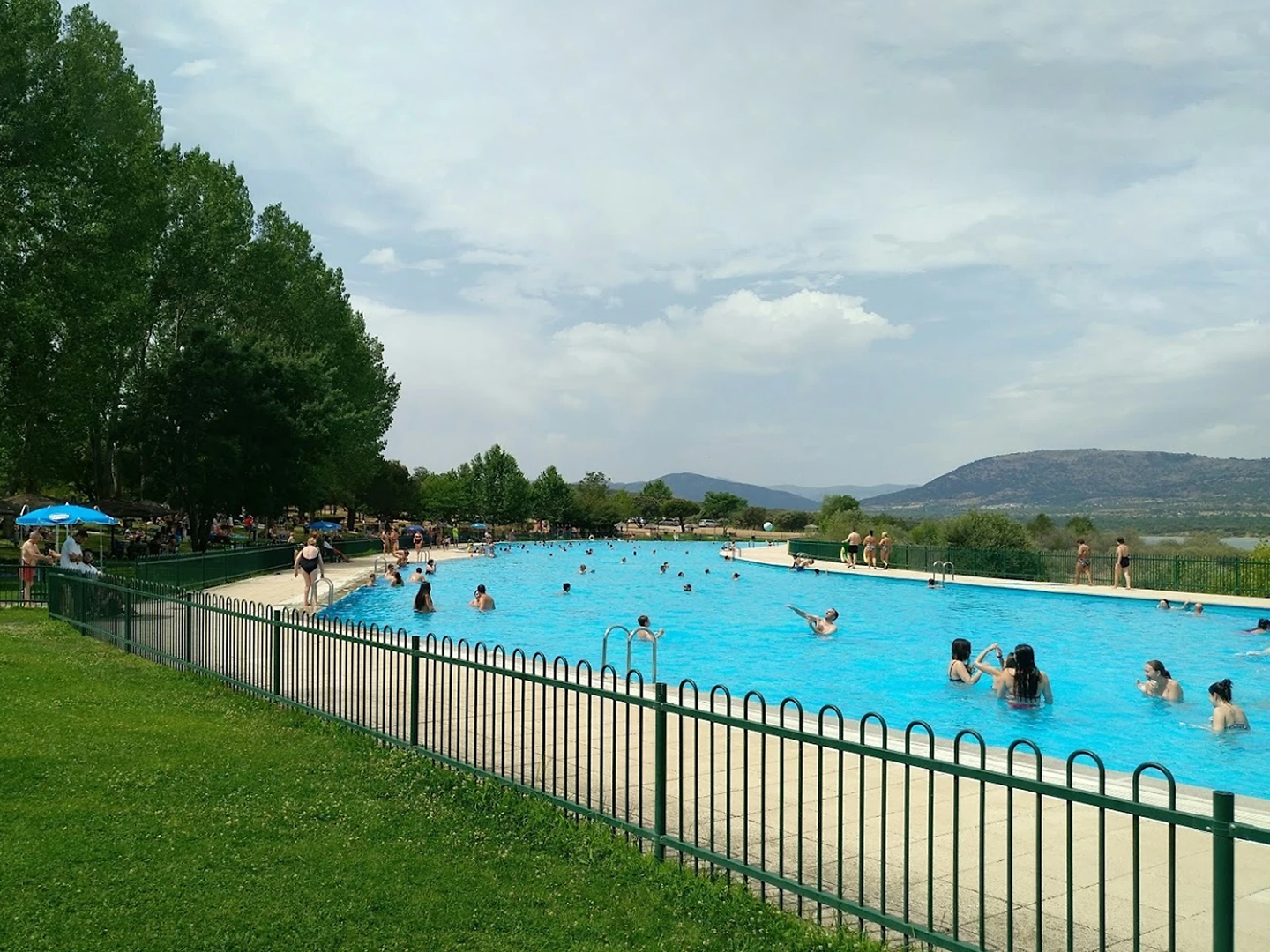 Piscina de Riosequillo