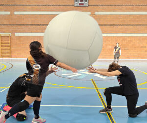 Jugar al kinball en Madrid con el B105 KIN-BALL Club