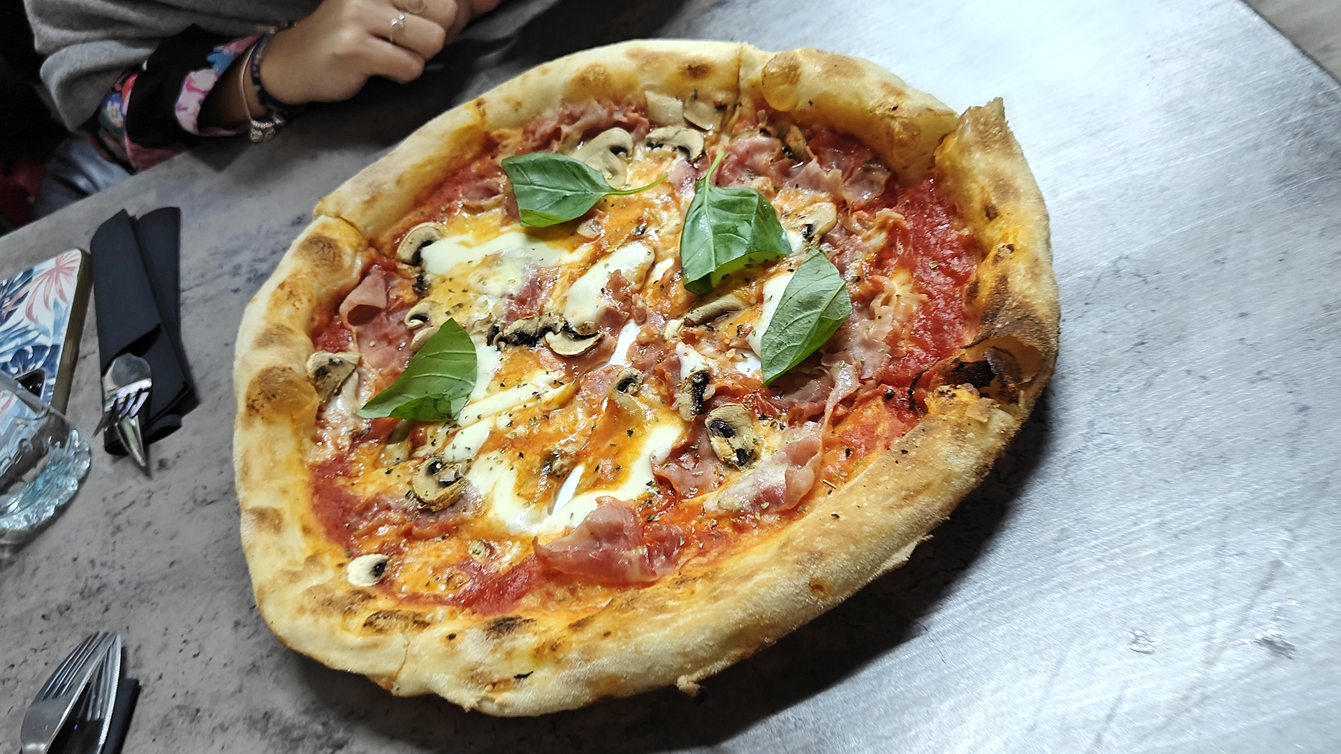 La Regina Margherita, una de las mejores pizzerías sencillas de Madrid 2 La Regina Margherita