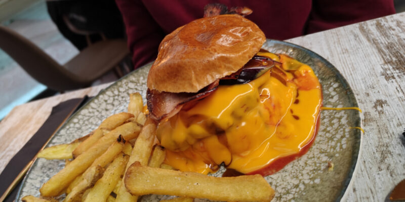 Delirio de deliciosas hamburguesas en Valdebernardo