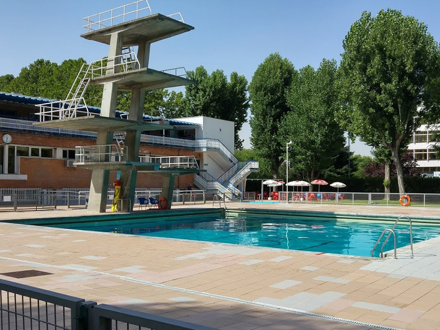 La piscina de verano de la Complutense