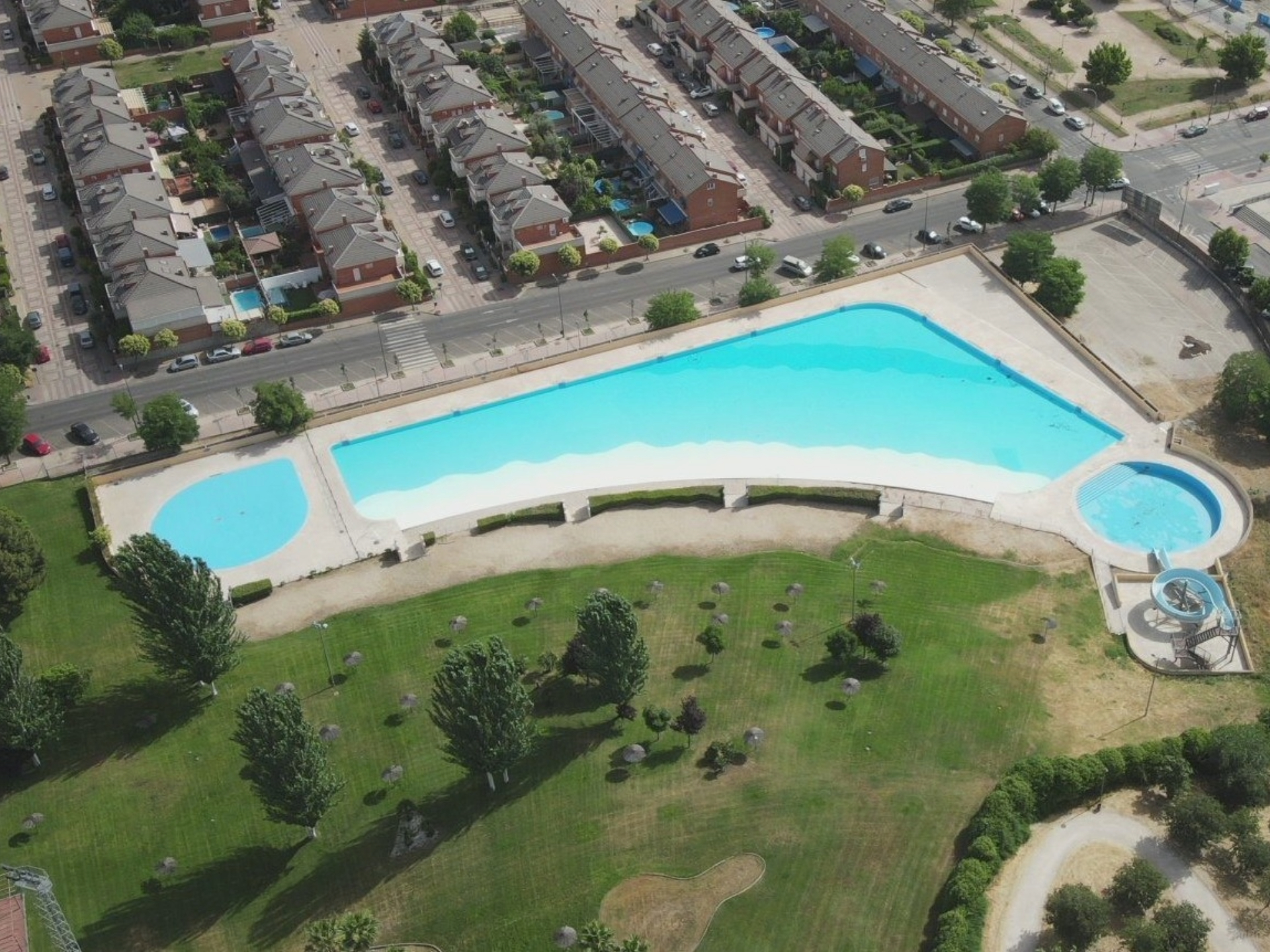 La Playa de Parla: la piscina de agua salada para pasar un verano increíble mantiene los precios rebajados 4 Playa de Parla