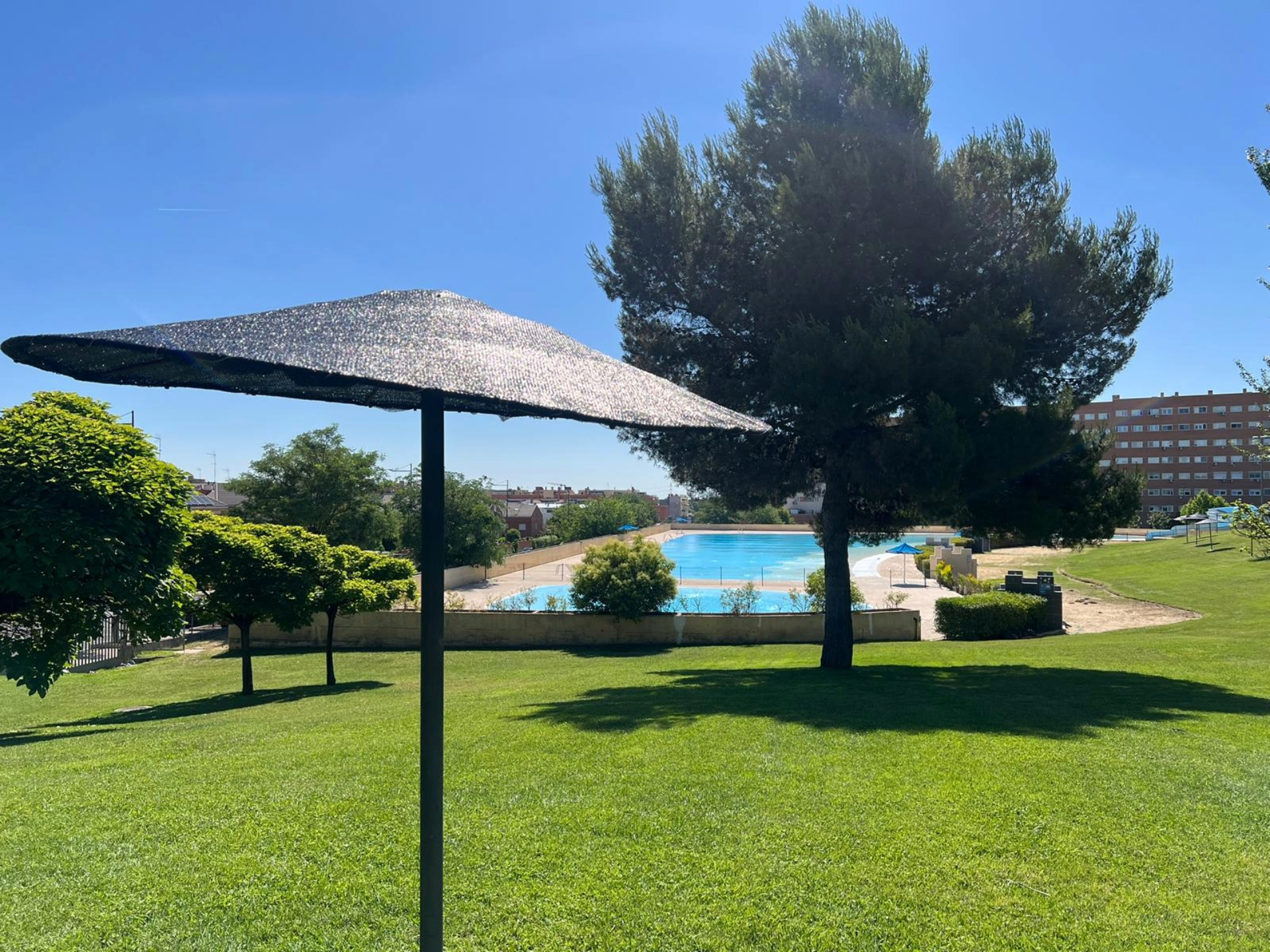 La Playa de Parla: la piscina de agua salada para pasar un verano increíble mantiene los precios rebajados 3 Playa de Parla
