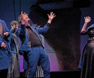 El que tropieza y no cae…: comedia de improvisación para un mundo imperfecto en el Teatro Infanta Isabel