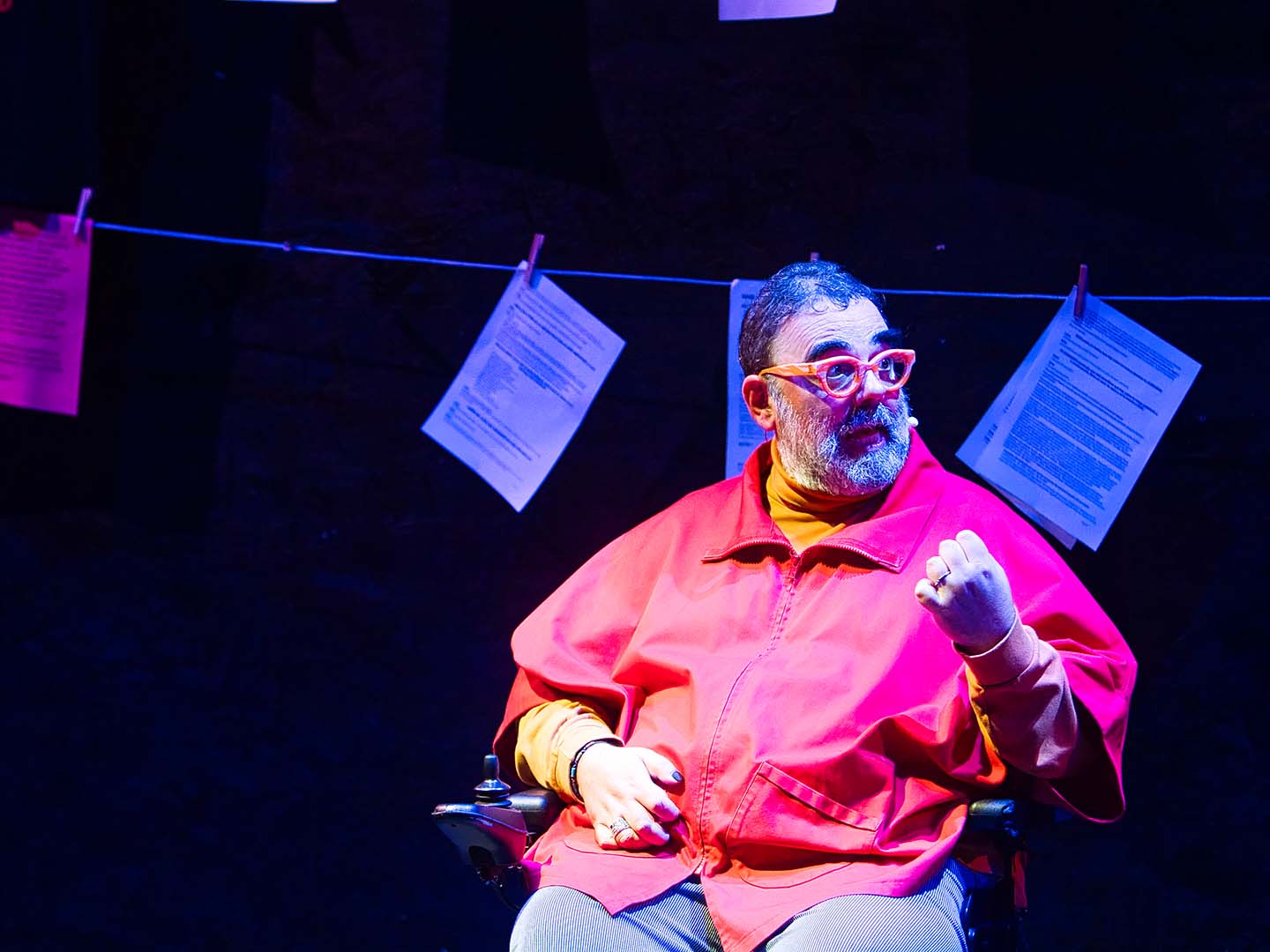 Una tragicomedia sobre la vida en la dependencia: 'Hablar no sirve. De nada' con Bob Pop y Daniel Bayona 3 Hablar no sirve de nada Bob Pop Hablar no sirve. De nada