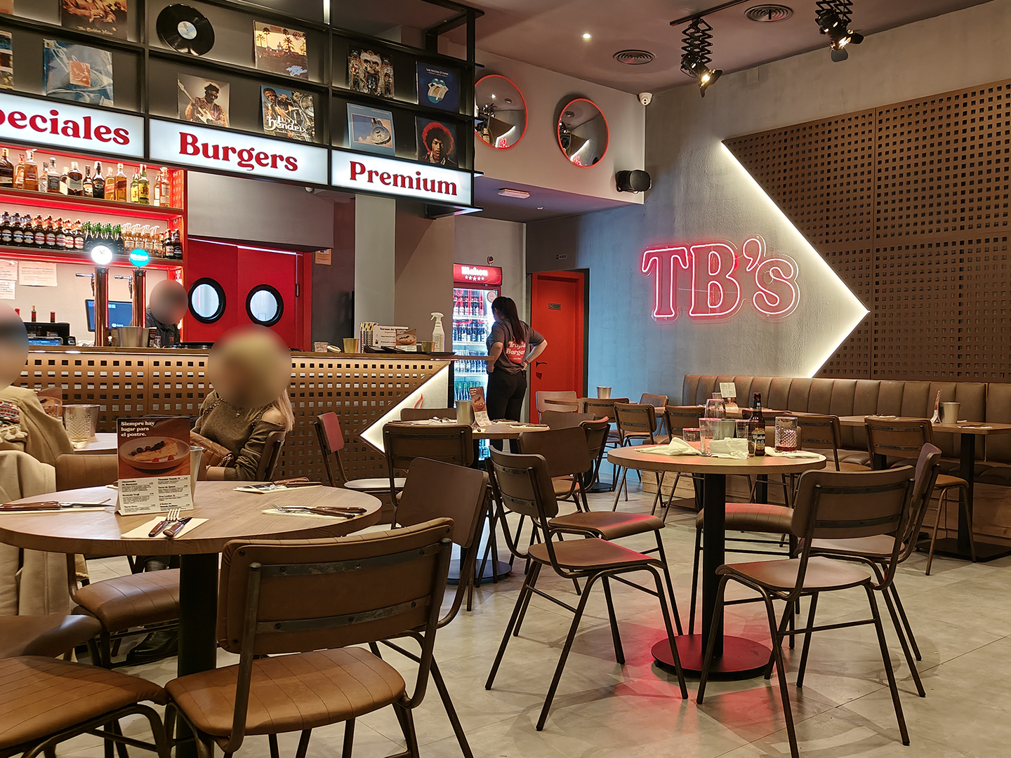 Trujillo Burgers Valdebernardo te invita a viajar disfrutando de sus hamburguesas 2 Trujillo Burgers