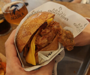Firewood son las mejores hamburguesas de Rivas: un pollo marinado delicioso o 180 gramos de vaca gallega para nunca quedarte con hambre